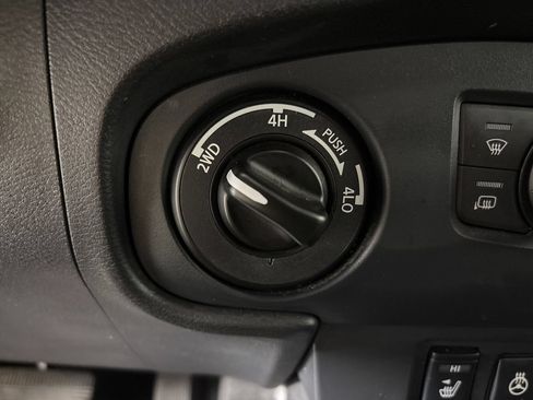 Used 2022 Nissan Frontier PRO-4X w/ Pro-4X Premium Package AWD/4WD image 16