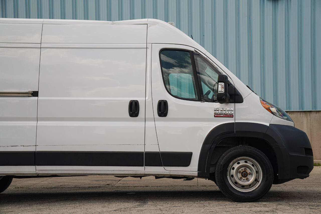 Used 2022 RAM ProMaster 2500 w/ Driver Convenience Group FWD image 13