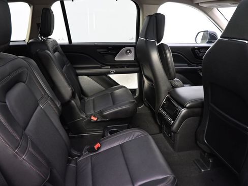 Used 2023 Lincoln Aviator Reserve w/ Equipment Group 201A AWD/4WD image 18