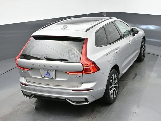 Used 2024 Volvo XC60 B5 Plus w/ Protection Package Premier AWD/4WD image 21