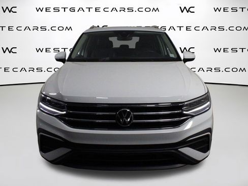 Used 2024 Volkswagen Tiguan SE image 4