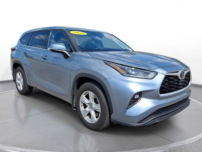 Used 2021 Toyota Highlander LE