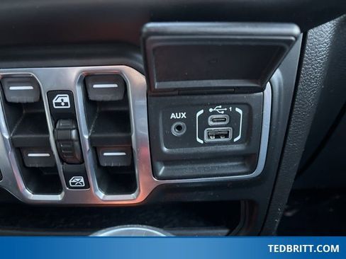 Used 2021 Jeep Wrangler Unlimited Sahara w/ Cold Weather Group image 32