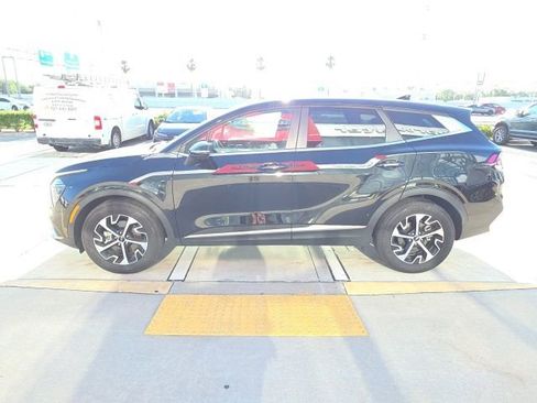 Used 2025 Kia Sportage EX FWD image 7