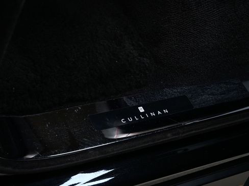 Used 2022 Rolls-Royce Cullinan w/ Cullinan Package AWD/4WD image 9