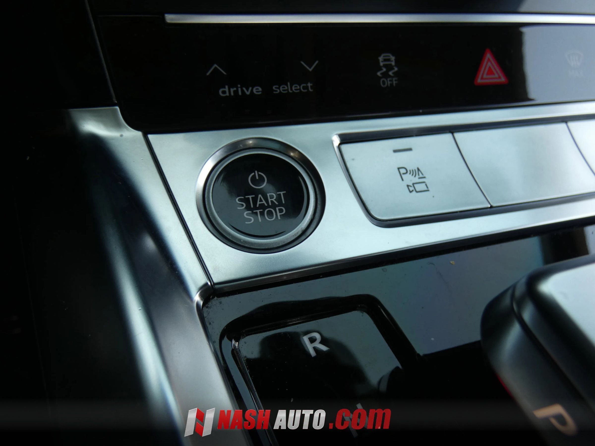 Used 2022 Audi e-tron Premium Plus w/ Premium Plus Package AWD/4WD image 60