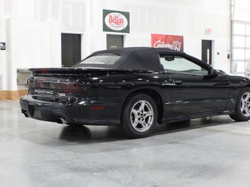 Used 1997 Pontiac Firebird Trans Am w/ Ram Air Performance Pkg RWD image 24