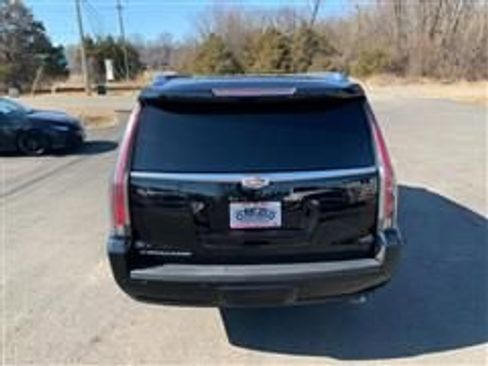Used 2016 Cadillac Escalade ESV Premium image 6