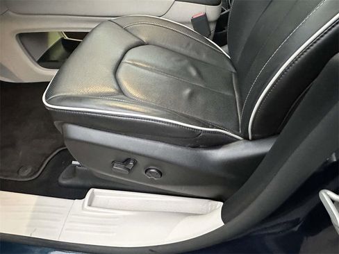 Used 2023 Chrysler Pacifica Limited image 20