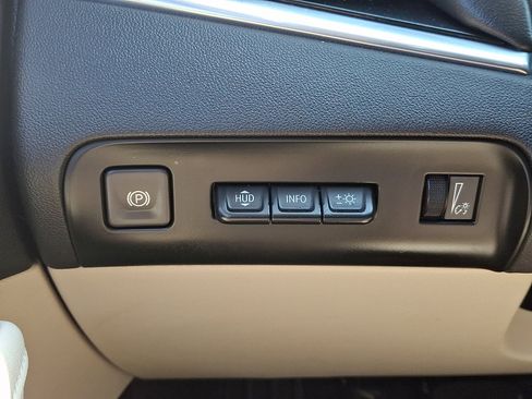 Used 2022 Buick Enclave Avenir w/ Avenir Technology Package AWD/4WD image 29