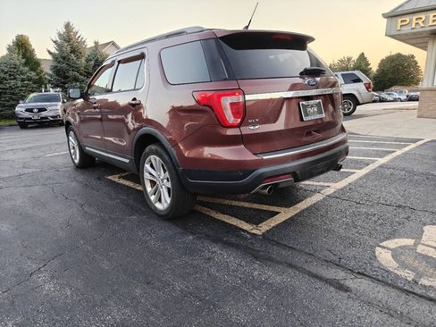 Used 2018 Ford Explorer XLT w/ Equipment Group 202A AWD/4WD image 3