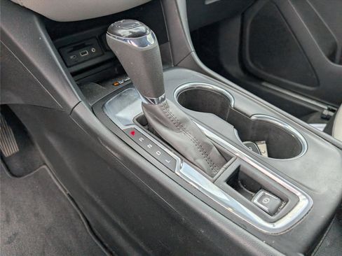 Used 2020 Chevrolet Equinox Premier image 18