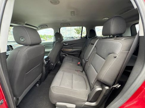 Used 2021 GMC Acadia SLE FWD image 16