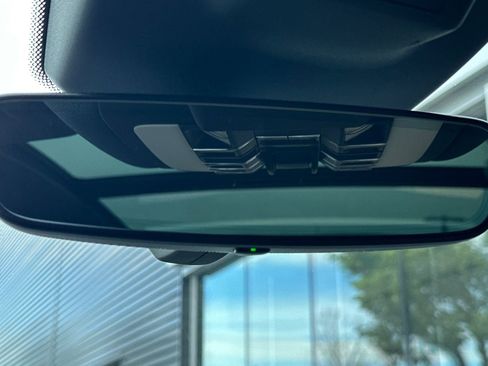 Certified 2023 Porsche Macan Turbo image 22