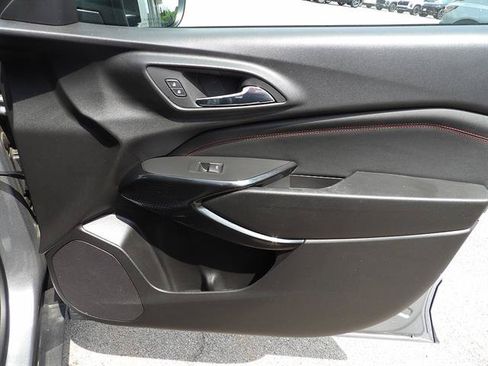 Certified 2024 Chevrolet Trax RS w/ Sunroof Package FWD image 35