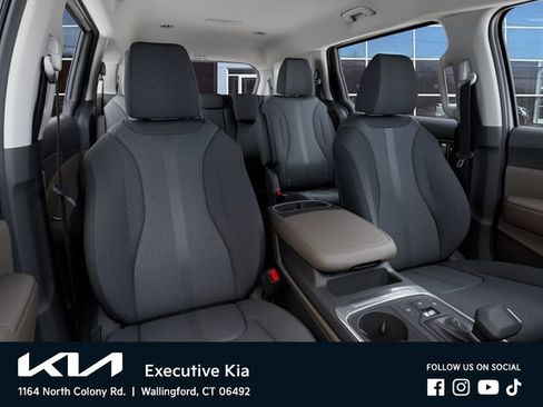 New 2026 Kia Carnival LX FWD image 15