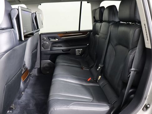 Used 2016 Lexus LX 570 4WD w/ Luxury Package image 16