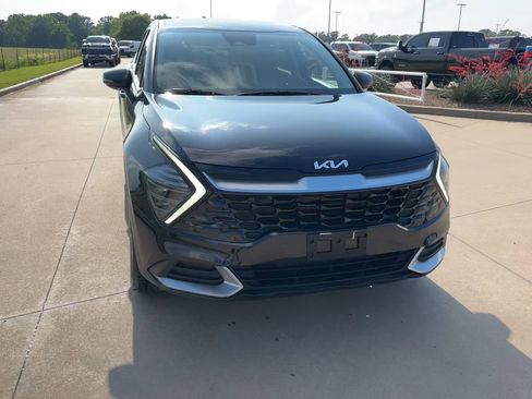 Used 2024 Kia Sportage EX FWD image 4