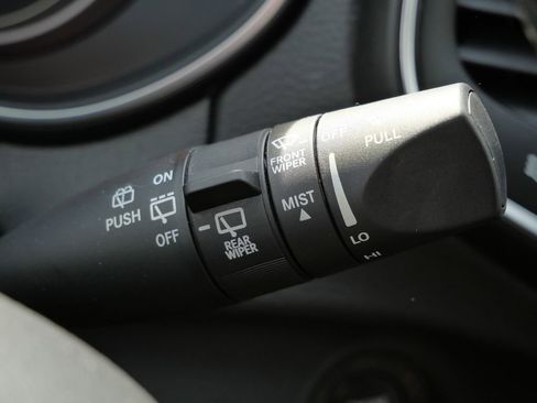 Used 2019 Jeep Cherokee Latitude Plus AWD/4WD image 49