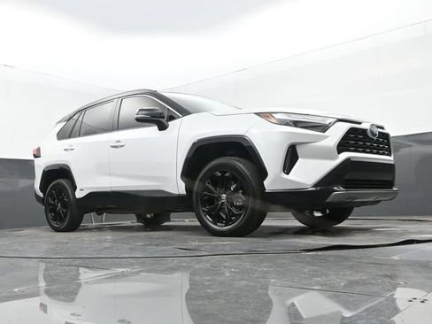 Used 2023 Toyota RAV4 XSE AWD/4WD image 24