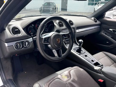 Used 2021 Porsche 718 Boxster RWD image 17