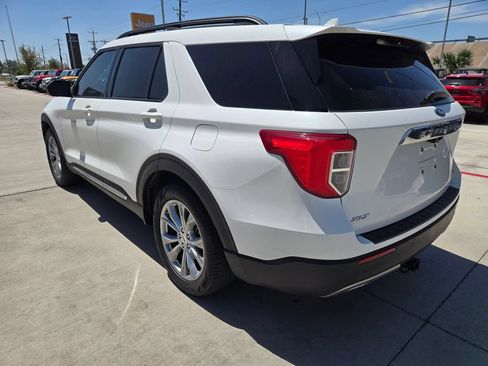 Used 2020 Ford Explorer XLT w/ Equipment Group 202A RWD image 5
