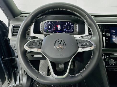 Used 2023 Volkswagen Atlas Cross Sport SE FWD image 11
