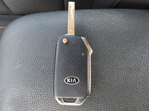 Used 2019 Kia Forte LXS image 32