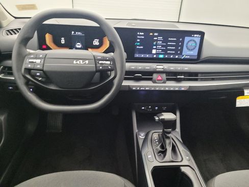 Used 2025 Kia K4 FWD image 22