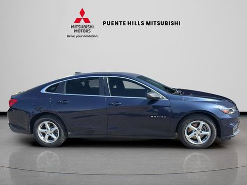 Used 2018 Chevrolet Malibu LS FWD image 4