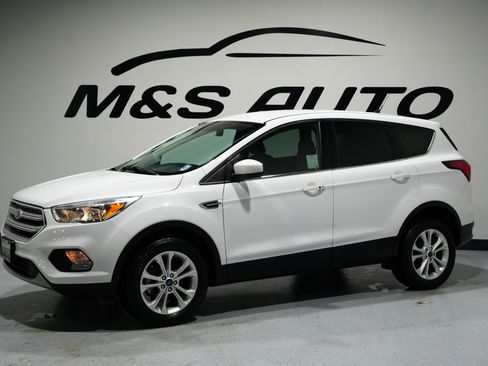Used 2019 Ford Escape SE image 4