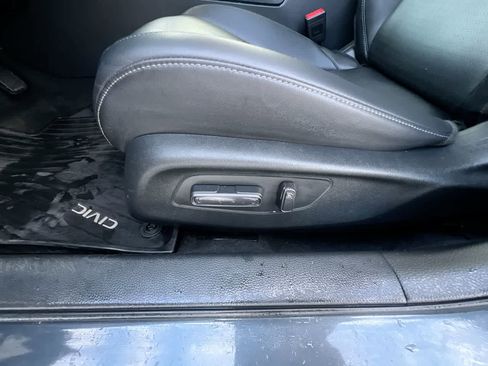 Used 2023 Honda Civic Touring image 12
