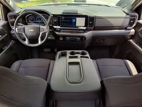 Used 2023 Chevrolet Silverado 1500 LT AWD/4WD image 30