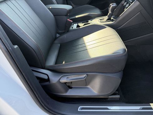 Used 2024 Volkswagen Tiguan Wolfsburg Edition image 42