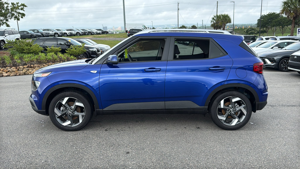 Used 2026 Hyundai Venue SEL FWD image 4