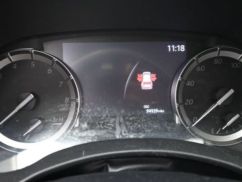 Used 2022 Toyota Highlander XLE AWD/4WD image 19