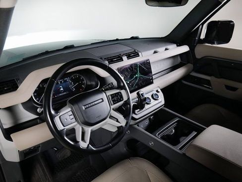 Used 2023 Land Rover Defender 110 SE image 30