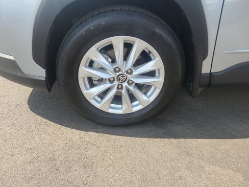 Certified 2023 Toyota Corolla Cross LE AWD/4WD image 9