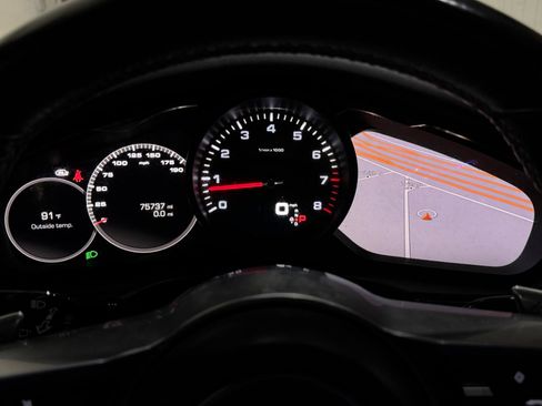 Used 2018 Porsche Panamera image 15