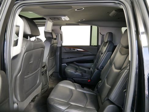 Used 2020 Cadillac Escalade ESV Premium Luxury AWD/4WD image 13