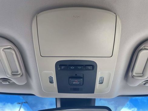 Used 2020 Toyota Camry XLE FWD image 28