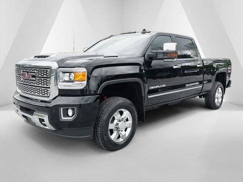 Used 2018 GMC Sierra 3500 Denali w/ Duramax Plus Package AWD/4WD image 3