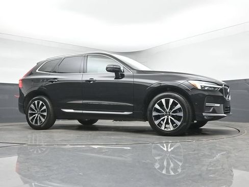 Used 2023 Volvo XC60 B5 Plus AWD/4WD image 34