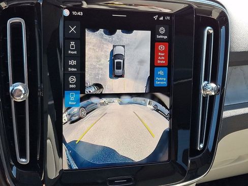Certified 2026 Volvo XC40 B5 Plus AWD/4WD image 20