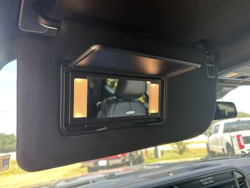 New 2025 Ford F250 Platinum w/ FX4 Off-Road Package image 21