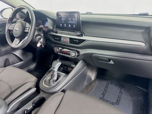 Used 2019 Kia Forte LXS image 27