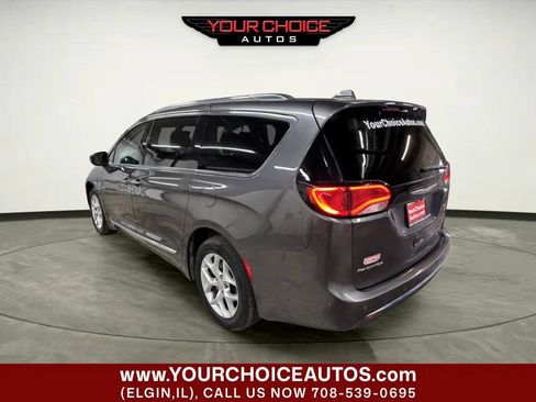 Used 2017 Chrysler Pacifica Touring-L Plus w/ Tire & Wheel Group FWD image 3