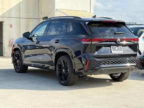 New 2026 Volkswagen Tiguan SE R-Line FWD image 8