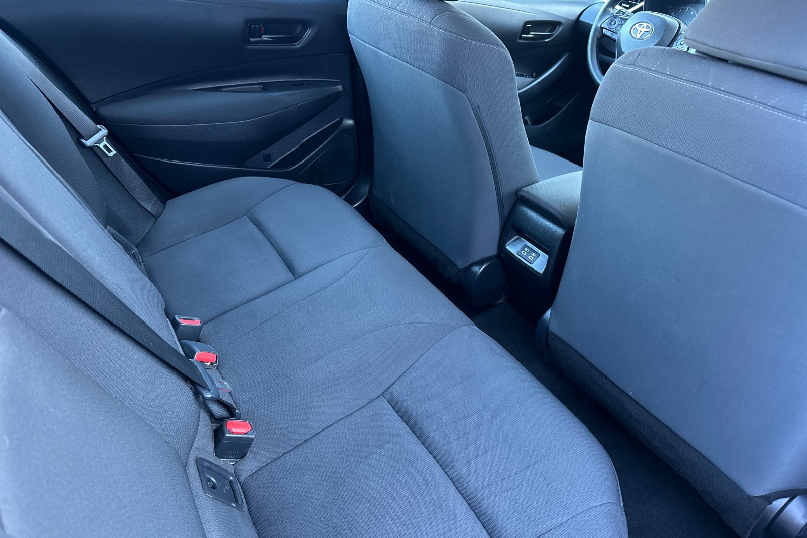 Used 2024 Toyota Corolla LE FWD image 17