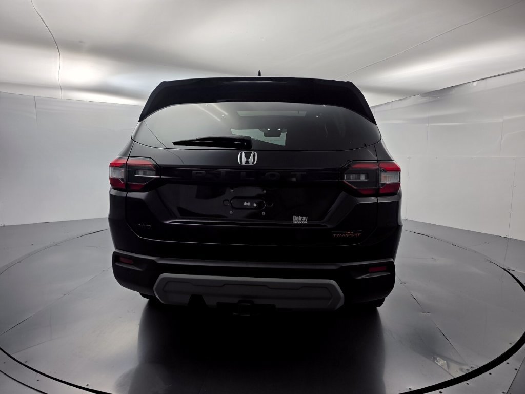 Used 2025 Honda Pilot TrailSport image 5